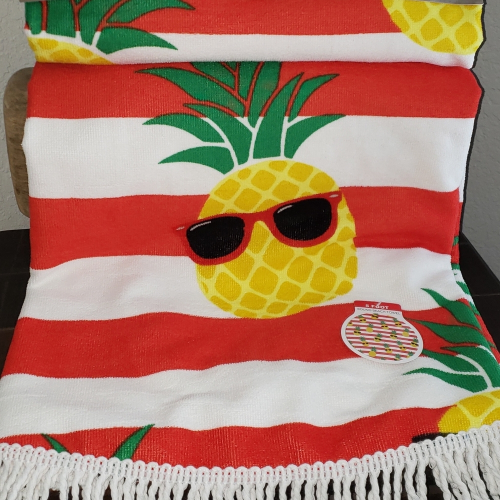 NWT-Round Beach towel